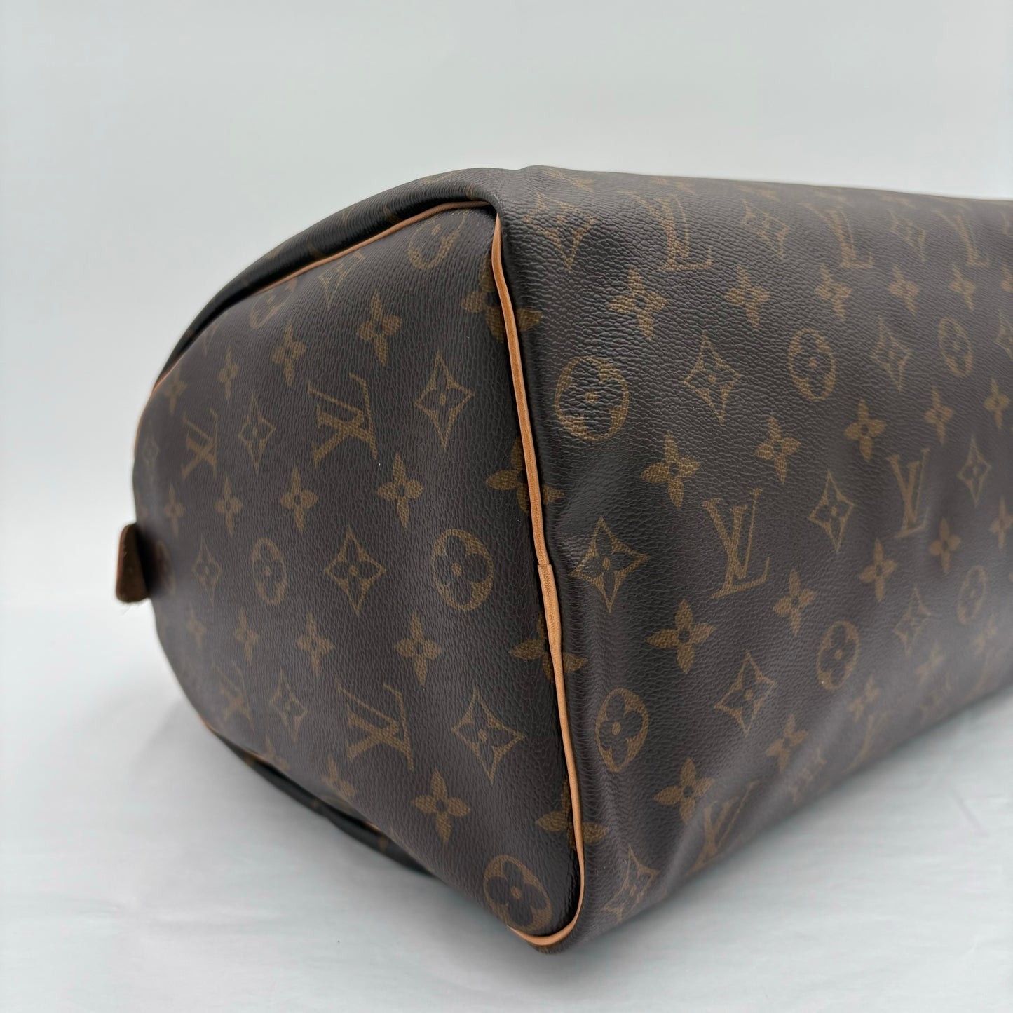 Chipped Louis Vuitton Monogram Speedy 35
