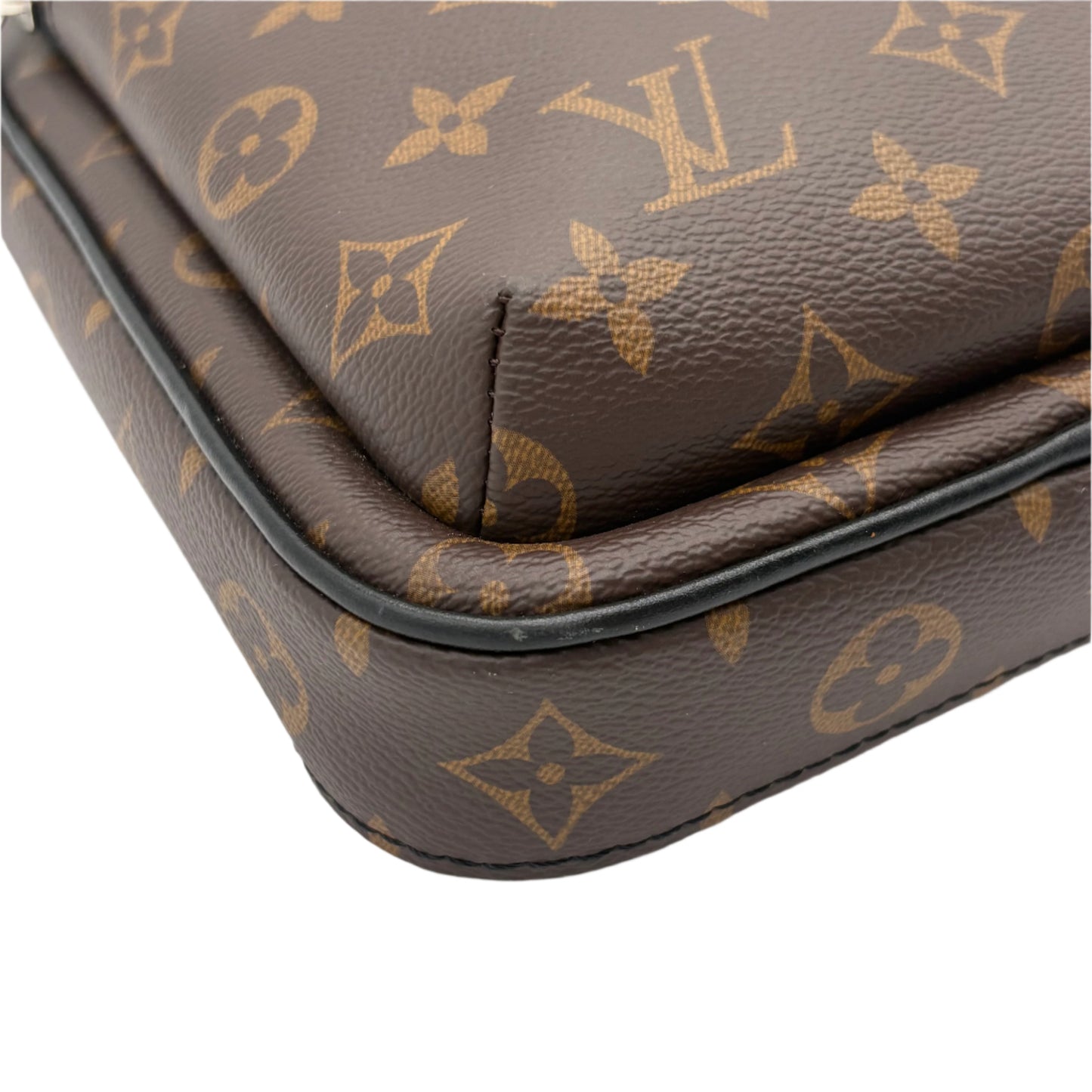 Louis Vuitton Avenue Sling Bag NM