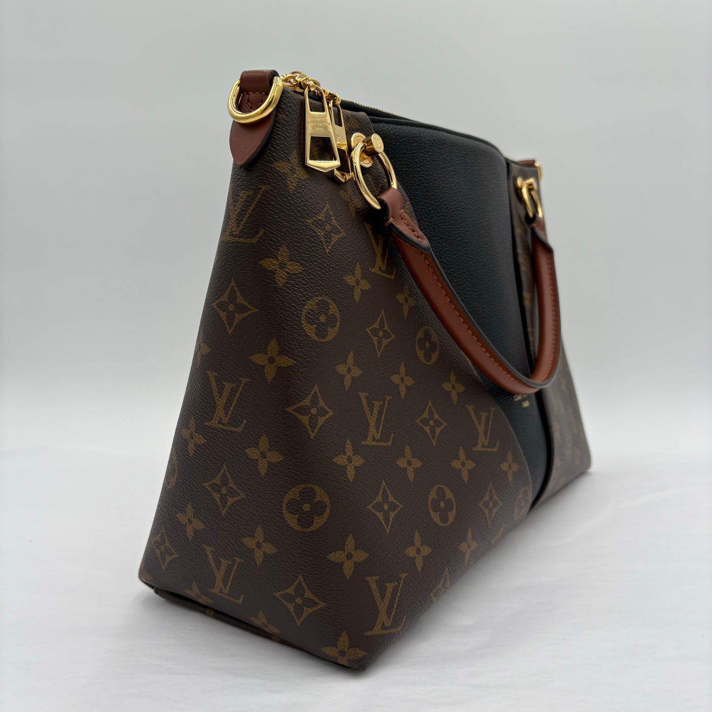 2020 Louis Vuitton V Tote Monogram/Leather 2 Way Tote