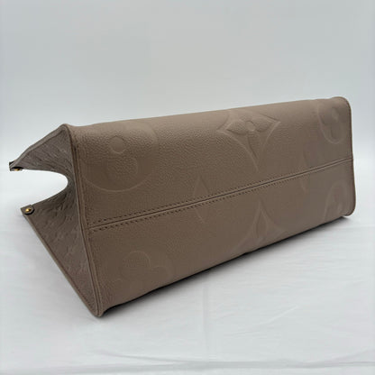 Chipped Louis Vuitton OnTheGo Giant Monogram Tote