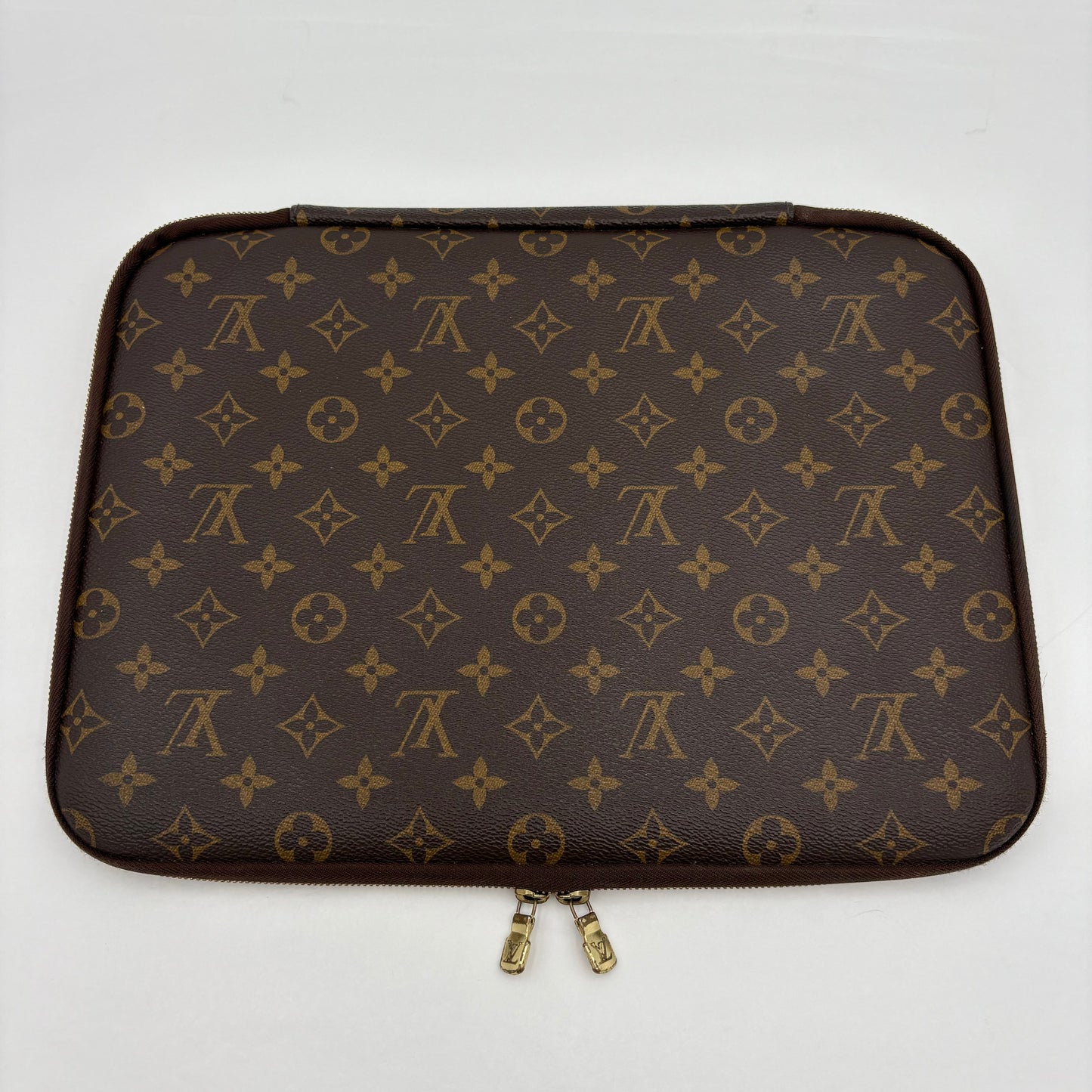 2013 Louis Vuitton 13" Monogram Laptop Sleeve