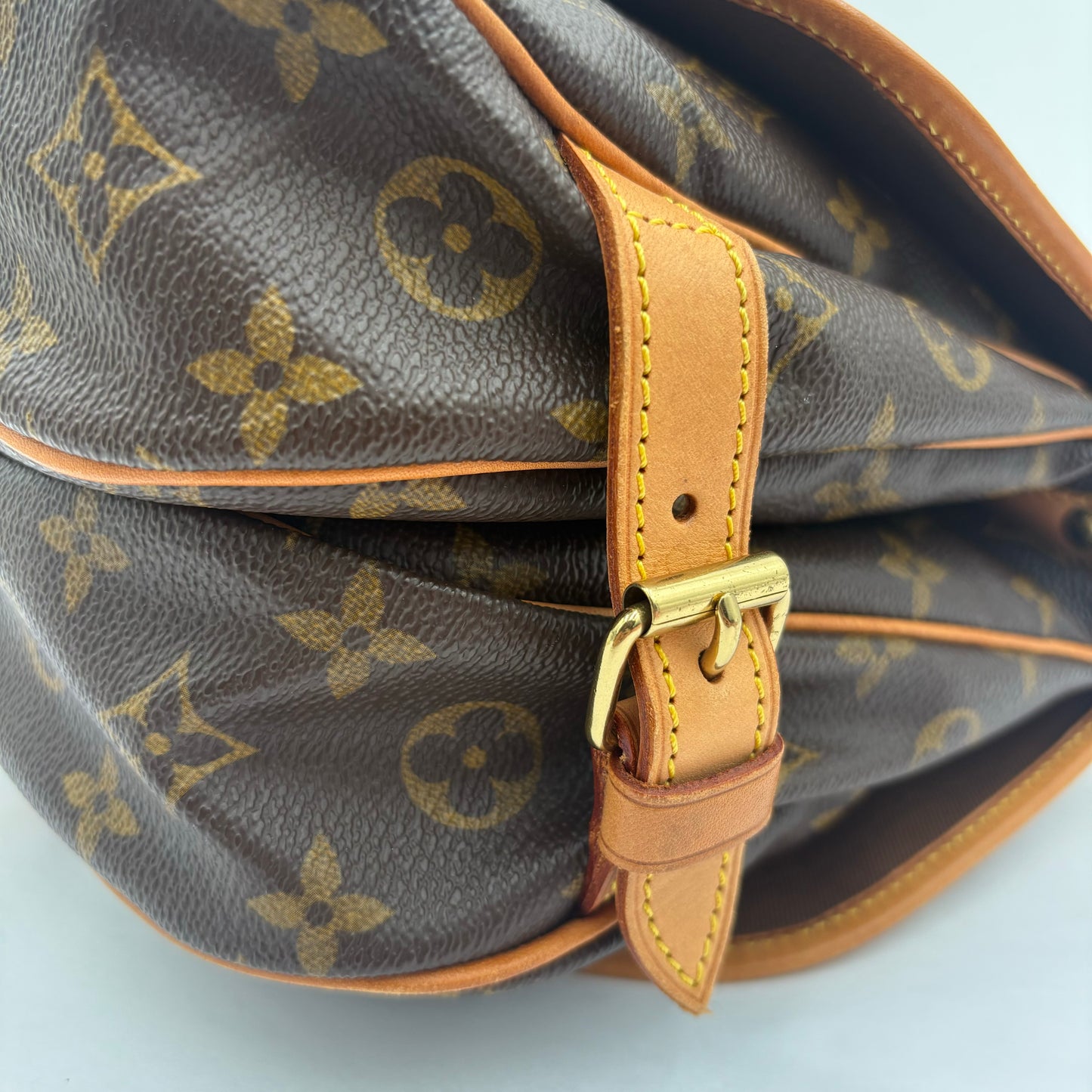 2002 Louis Vuitton Saumur 30 Monogram