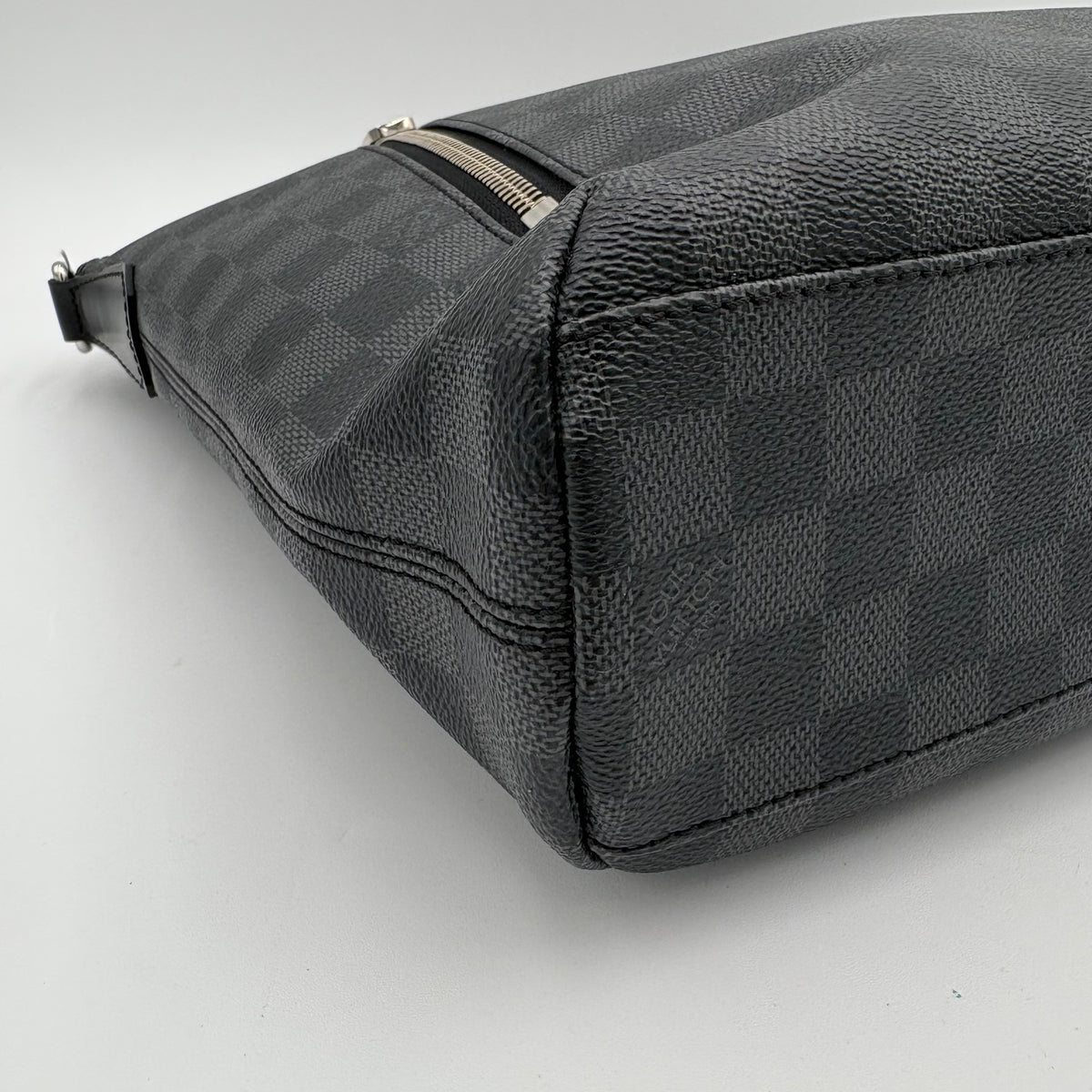 2011 Louis Vuitton Mick GM Crossbody Bag