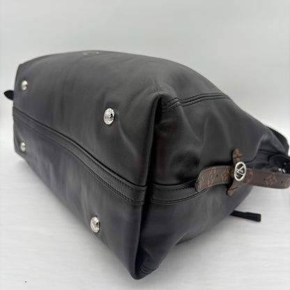 Chipped Louis Vuitton Carryall Vibe MM