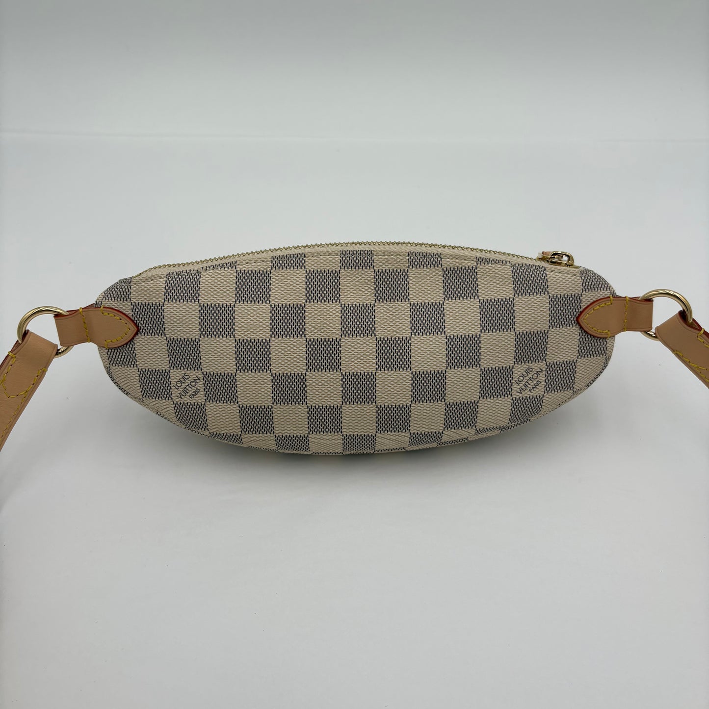 Chipped Louis Vuitton Keepit Belt Bag