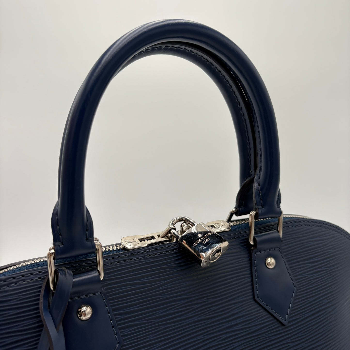 2012 Louis Vuitton Alma GM Epi Leather