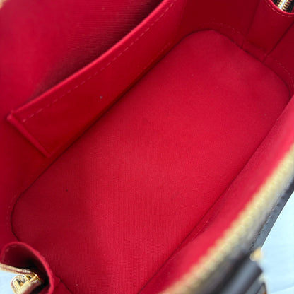 Chipped Louis Vuitton Alma BB Damier Ebene