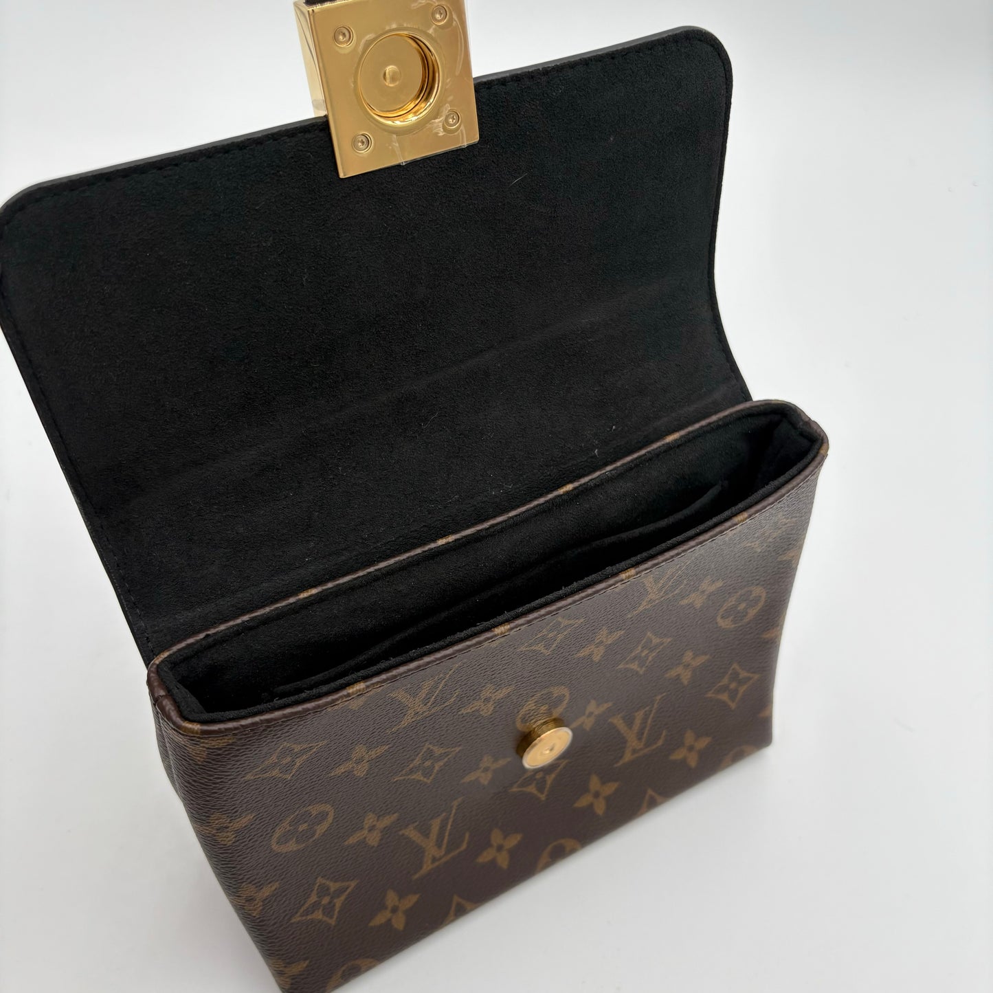 Chipped Louis Vuitton Monogram Locky 2 Way Bag