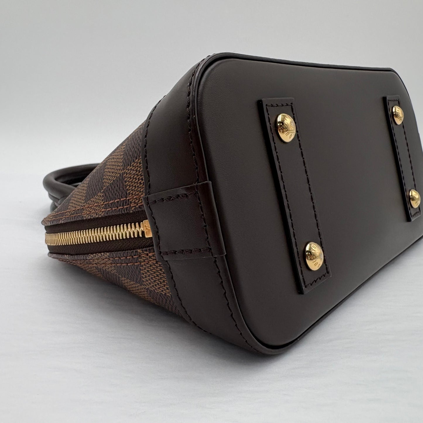 Chipped Louis Vuitton Alma BB Damier Ebene