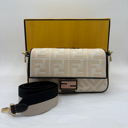NIB 2020 Fendi Zucca FF Baguette 2 Way