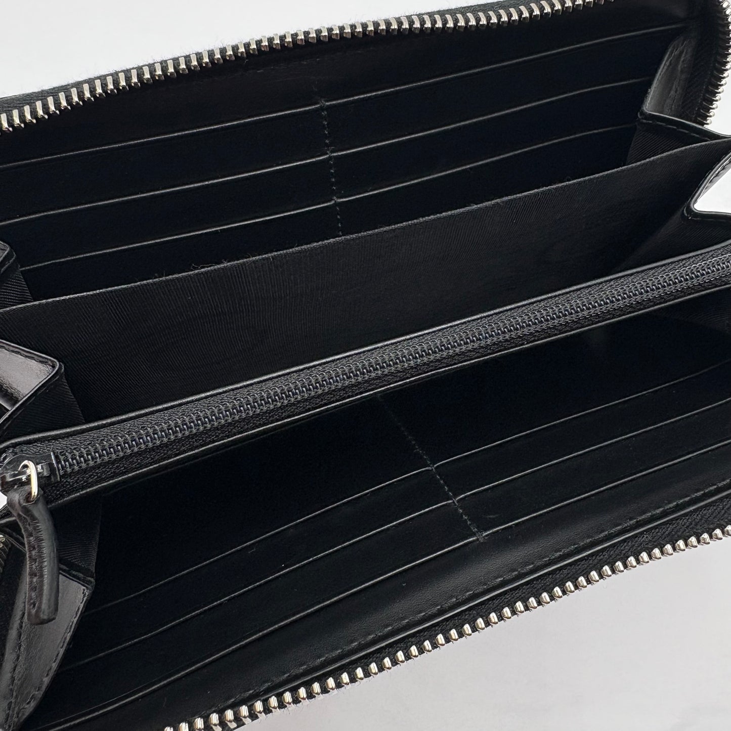Gucci Black Leather Zip Wallet