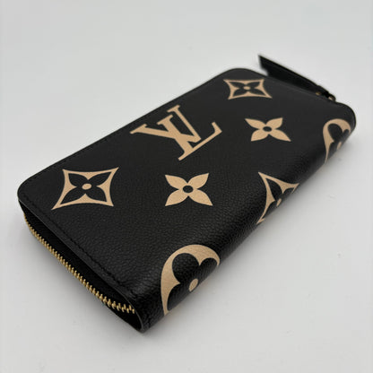Chipped Louis Vuitton Giant Monogram Zippy Wallet