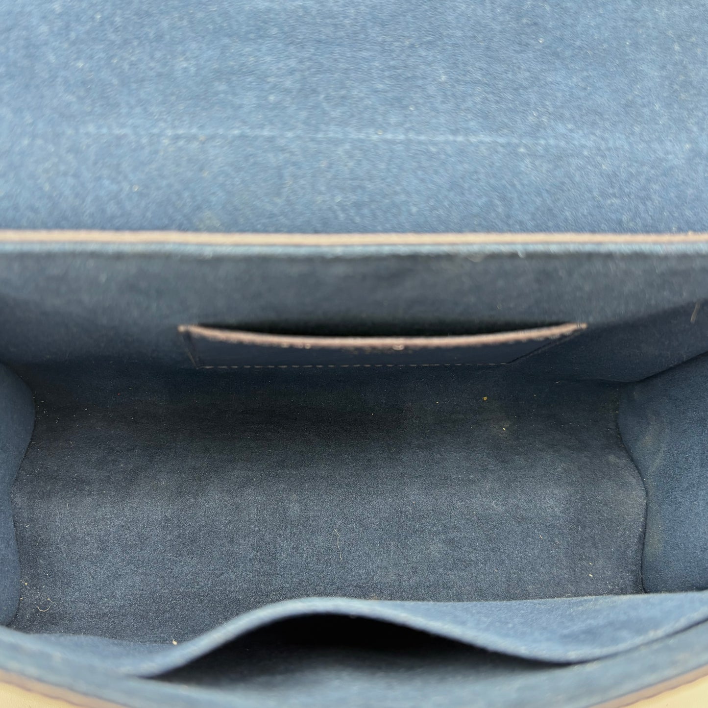 Louis Vuitton Epi Leather Twist Chipped-Navy : MM
