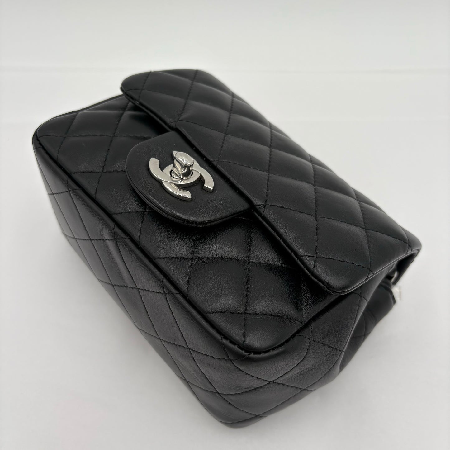 2023 Chipped Chanel Mini Square Classic Single Flap