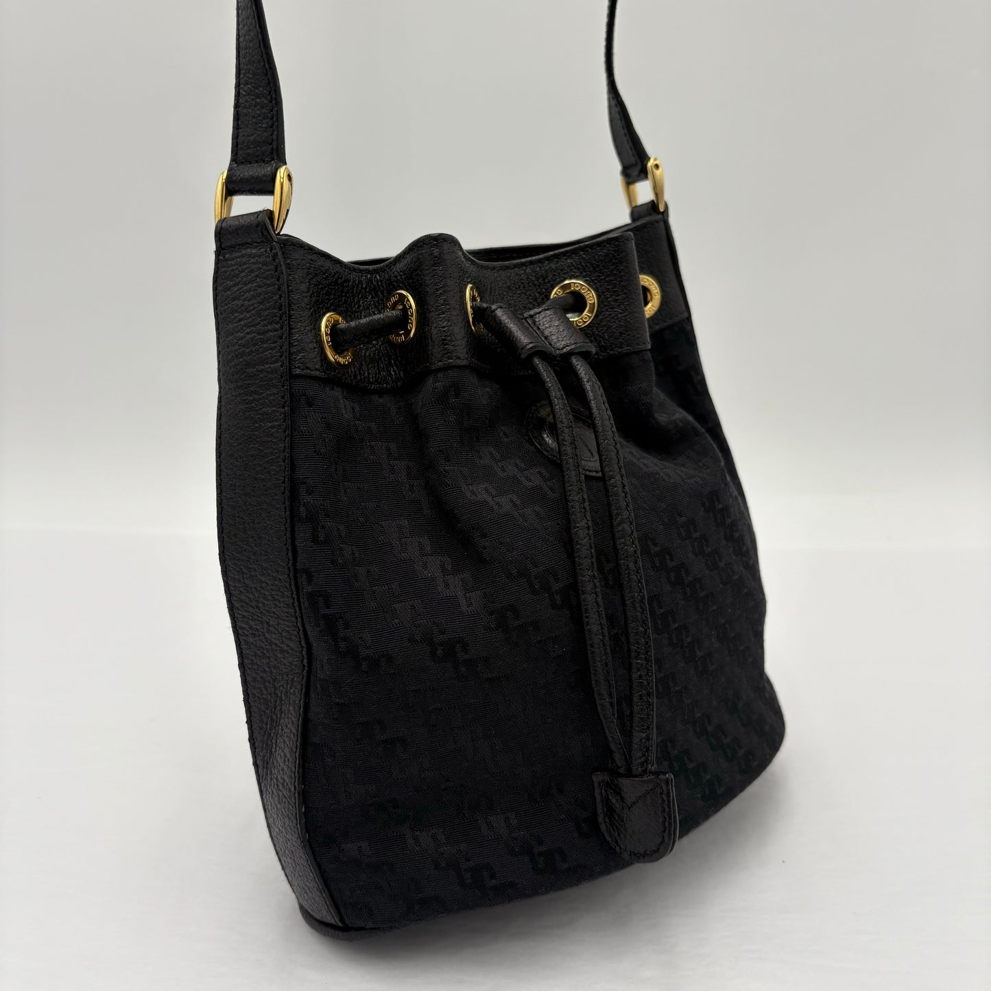 Vintage Gucci Micro GG Monogram Bucket bag