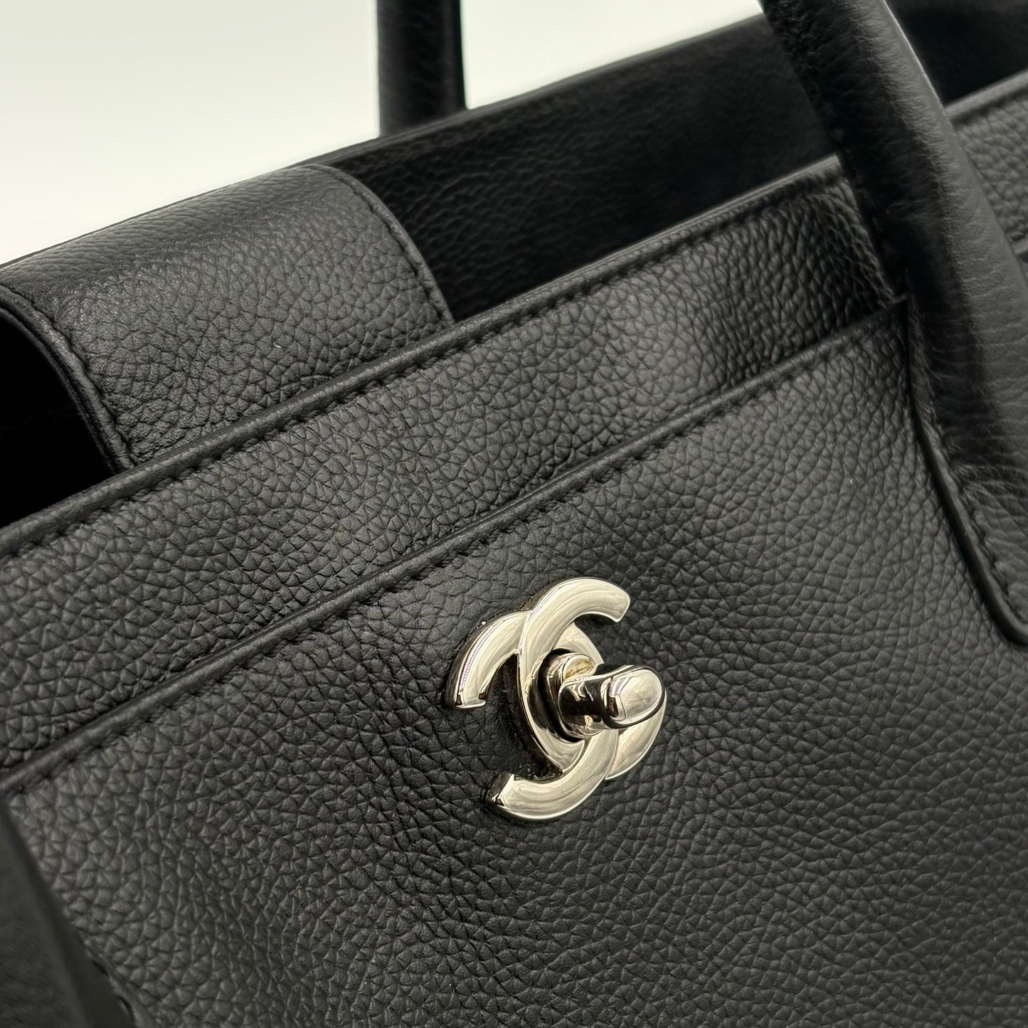 2006-08 Chanel Executive Cerf Tote