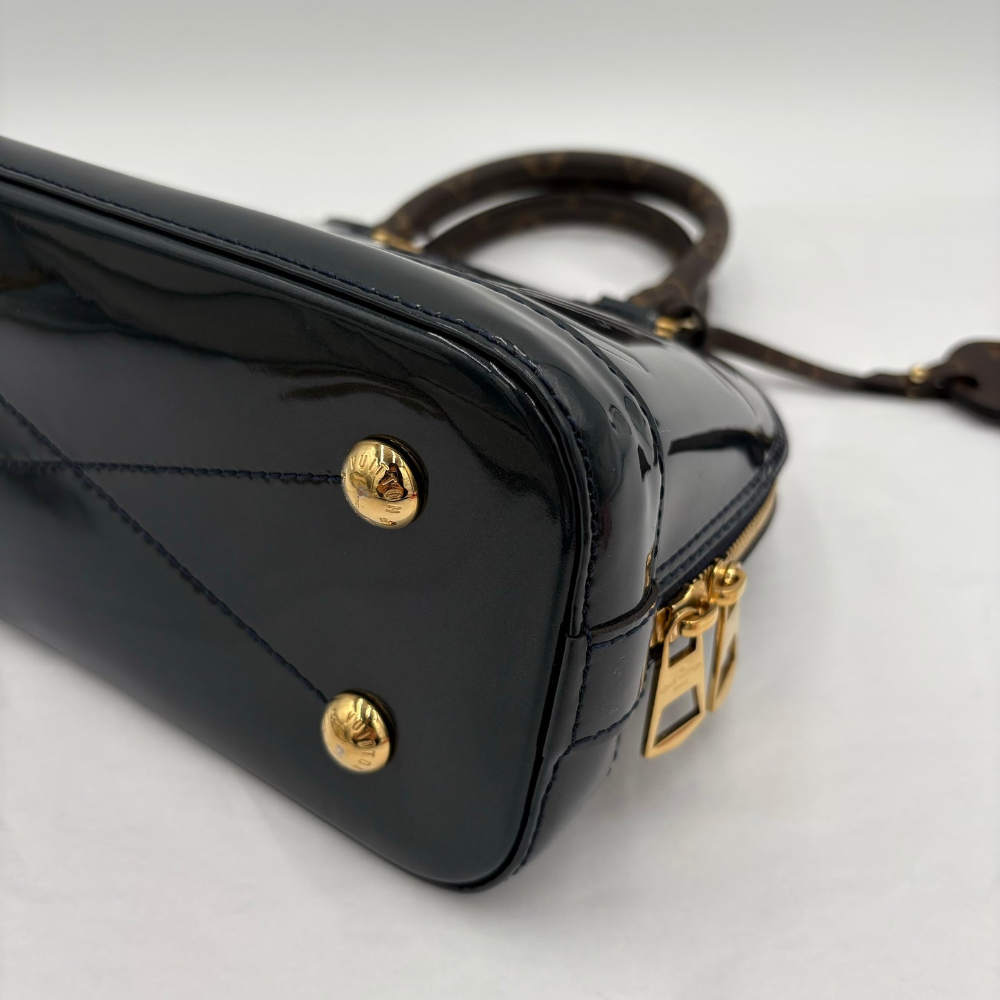 2017 Louis Vuitton Alma BB Navy Vernis/Monogram