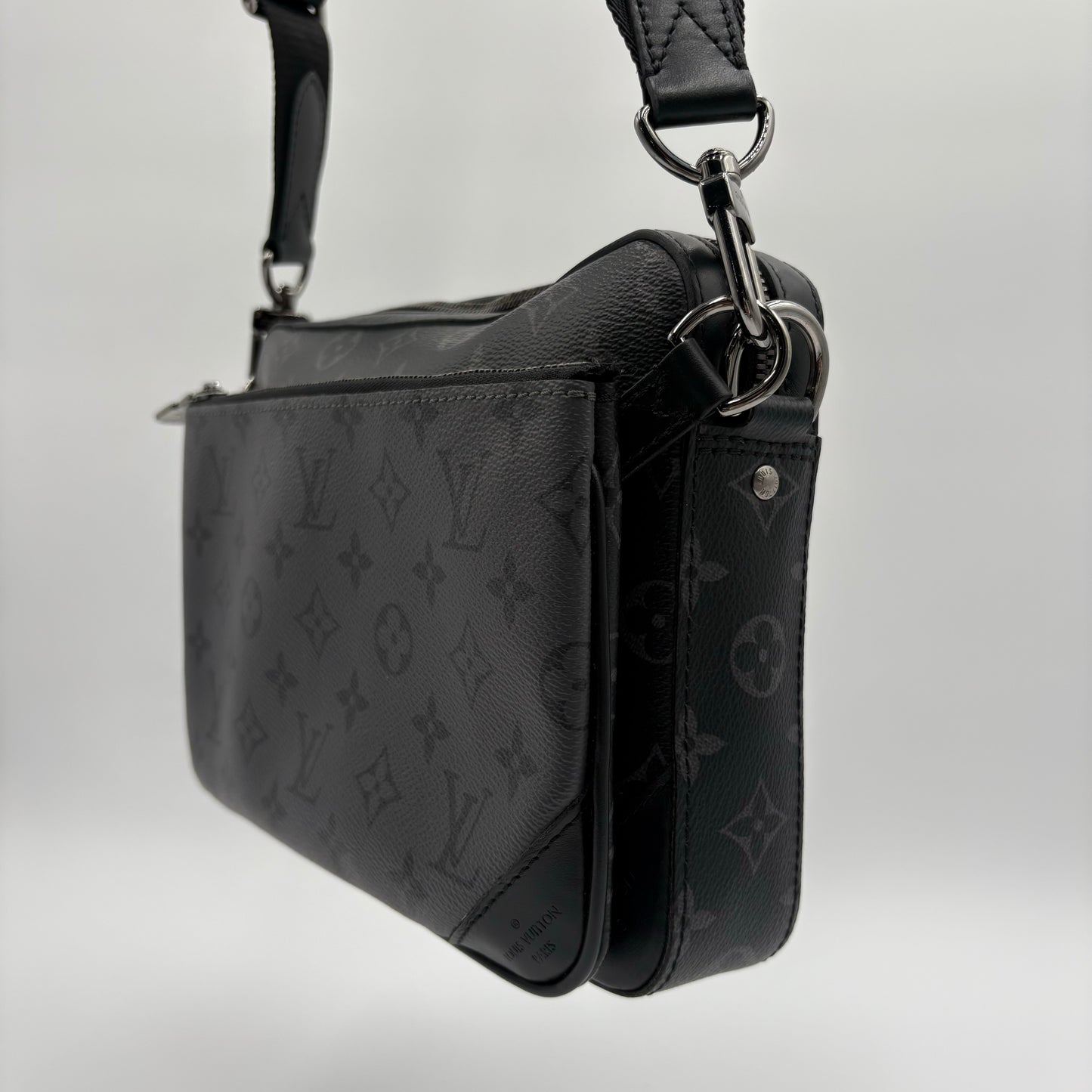 Chipped Louis Vuitton Eclipse Trio Messenger Bag