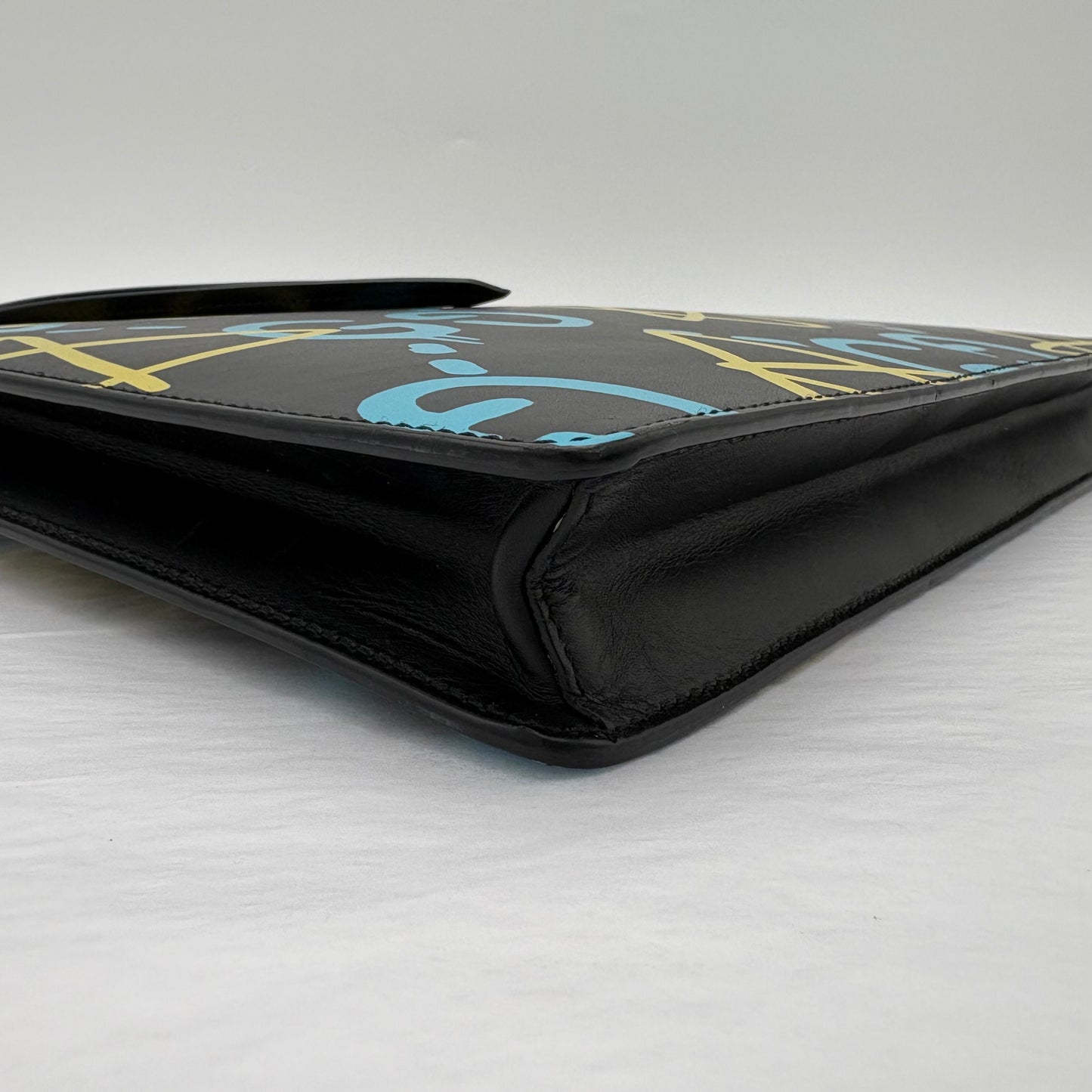 Gucci GG Ghost Pouch Graffiti