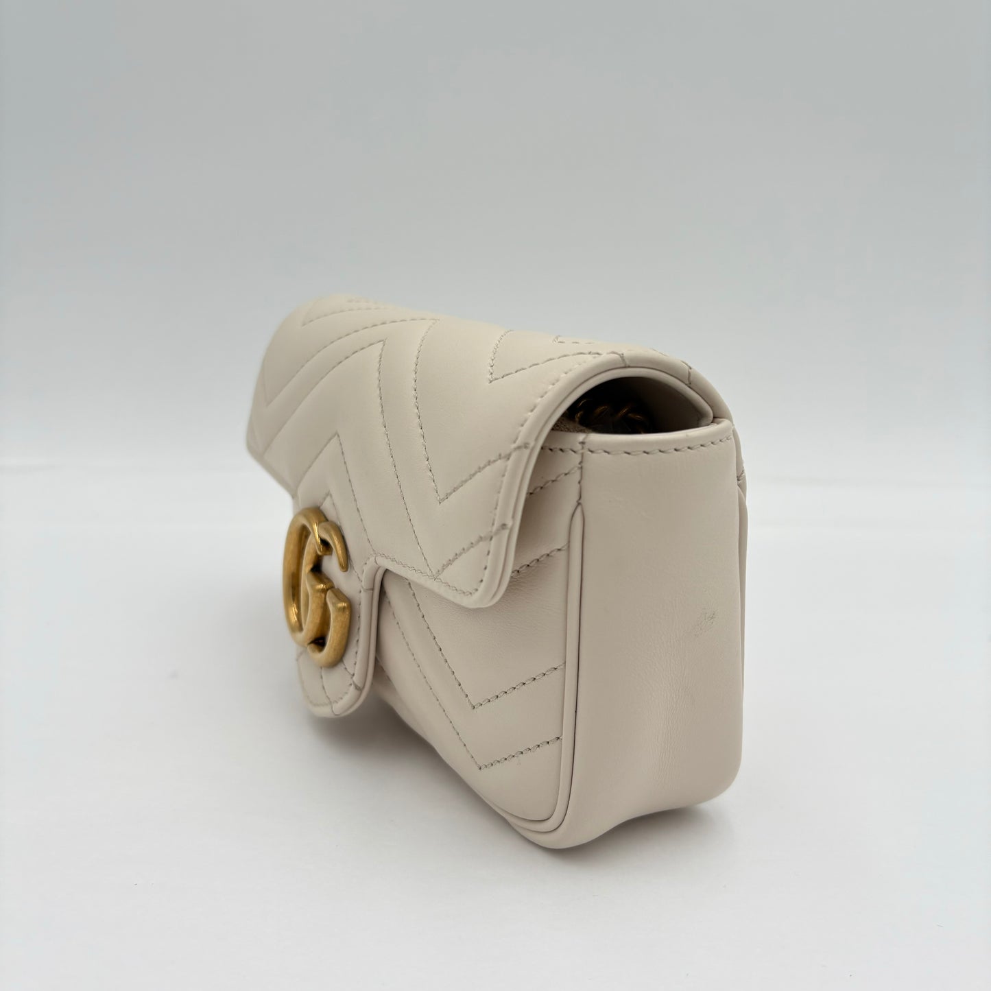 Gucci GG Marmont Super Mini Crossbody