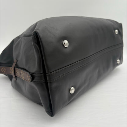 Chipped Louis Vuitton Carryall Vibe MM