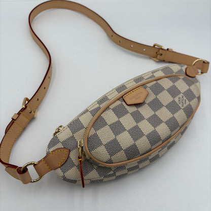 Chipped Louis Vuitton Keepit Belt Bag