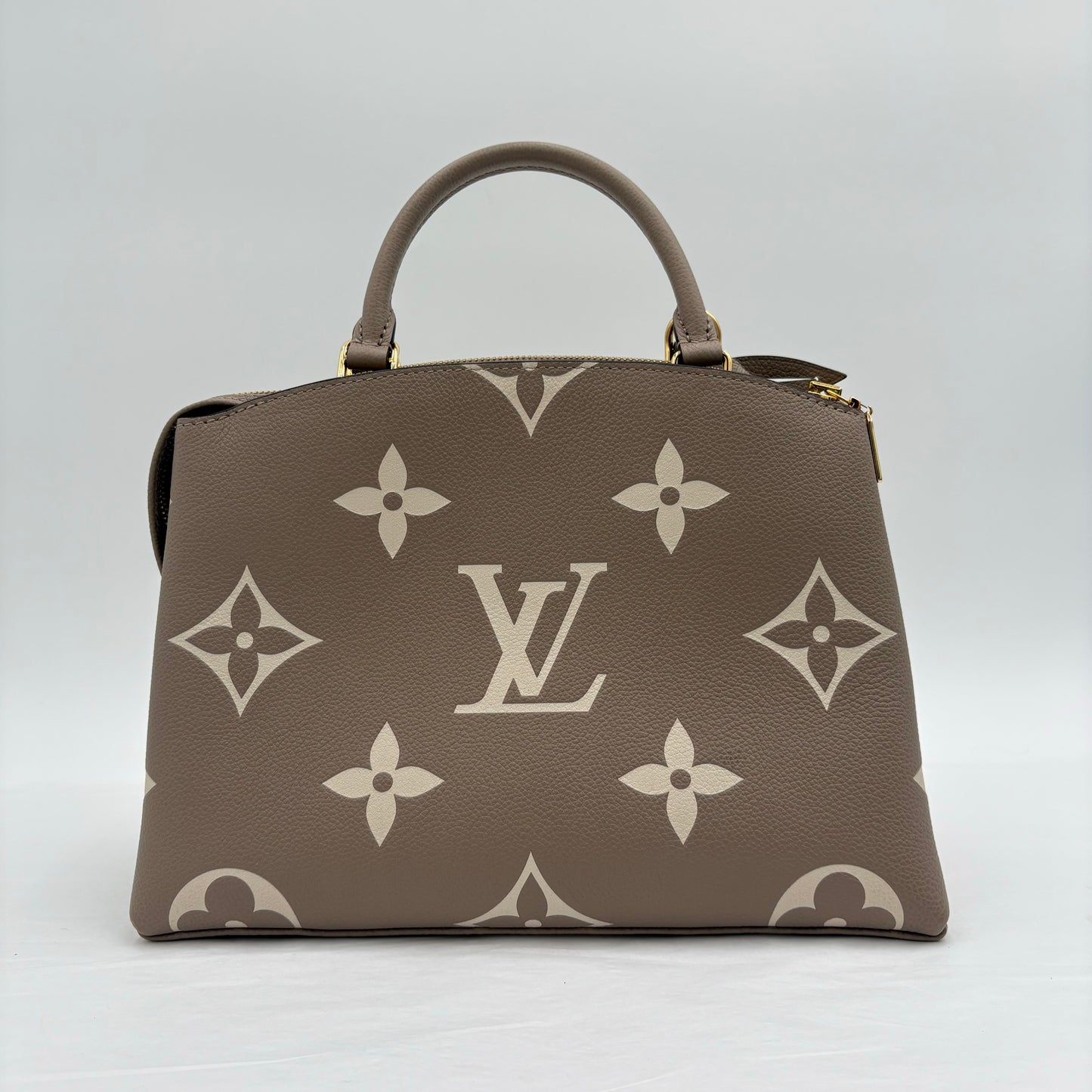 Louis Vuitton Petit Palais Giant Monogram