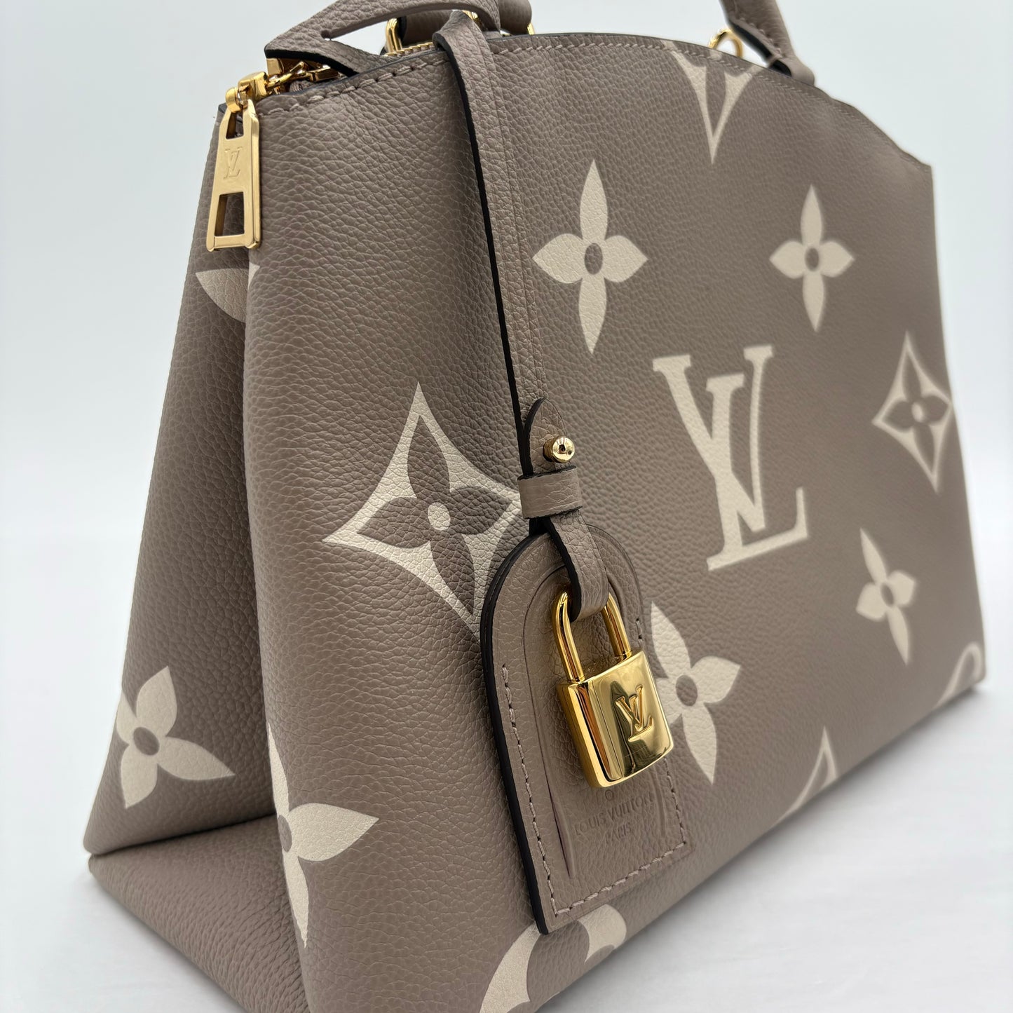 Louis Vuitton Petit Palais Giant Monogram