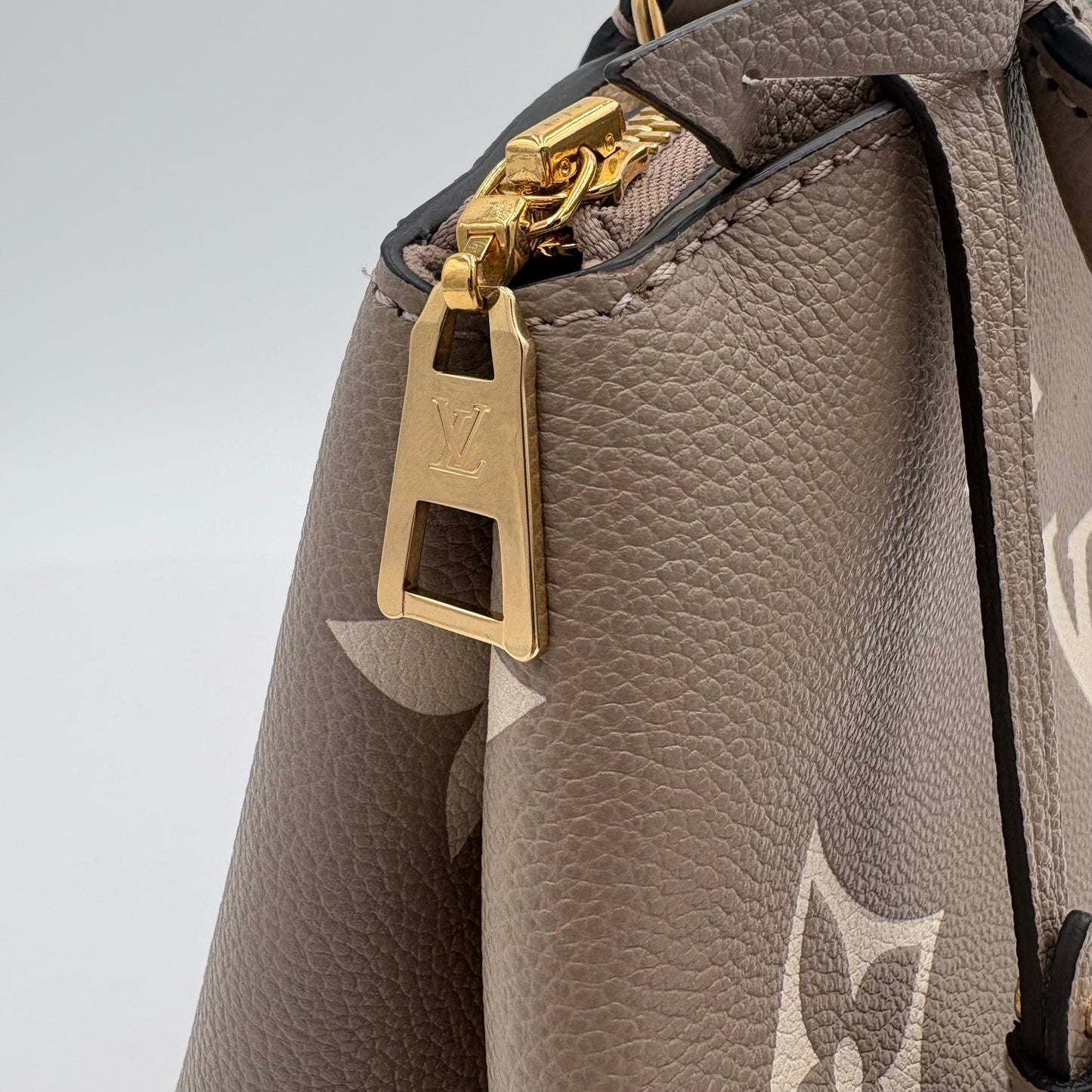 Louis Vuitton Petit Palais Giant Monogram