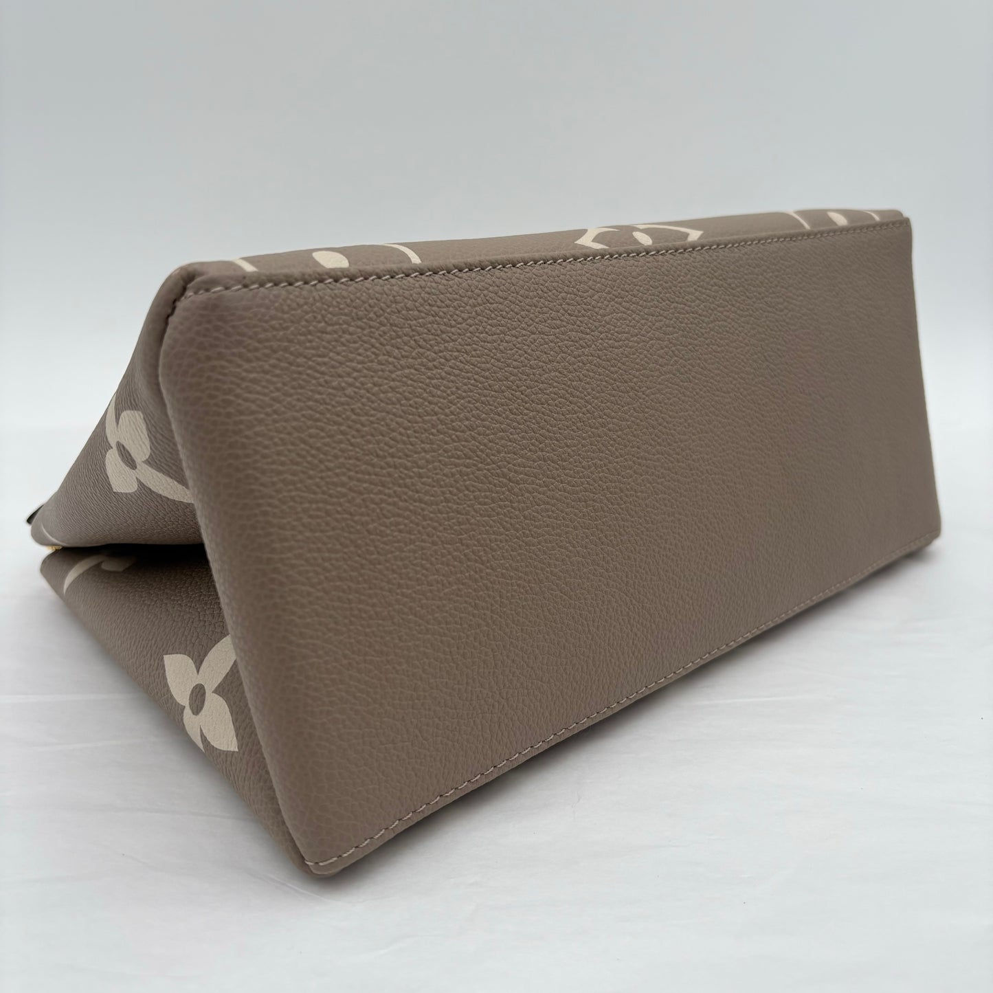 Louis Vuitton Petit Palais Giant Monogram