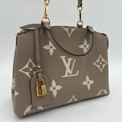 Louis Vuitton Petit Palais Giant Monogram