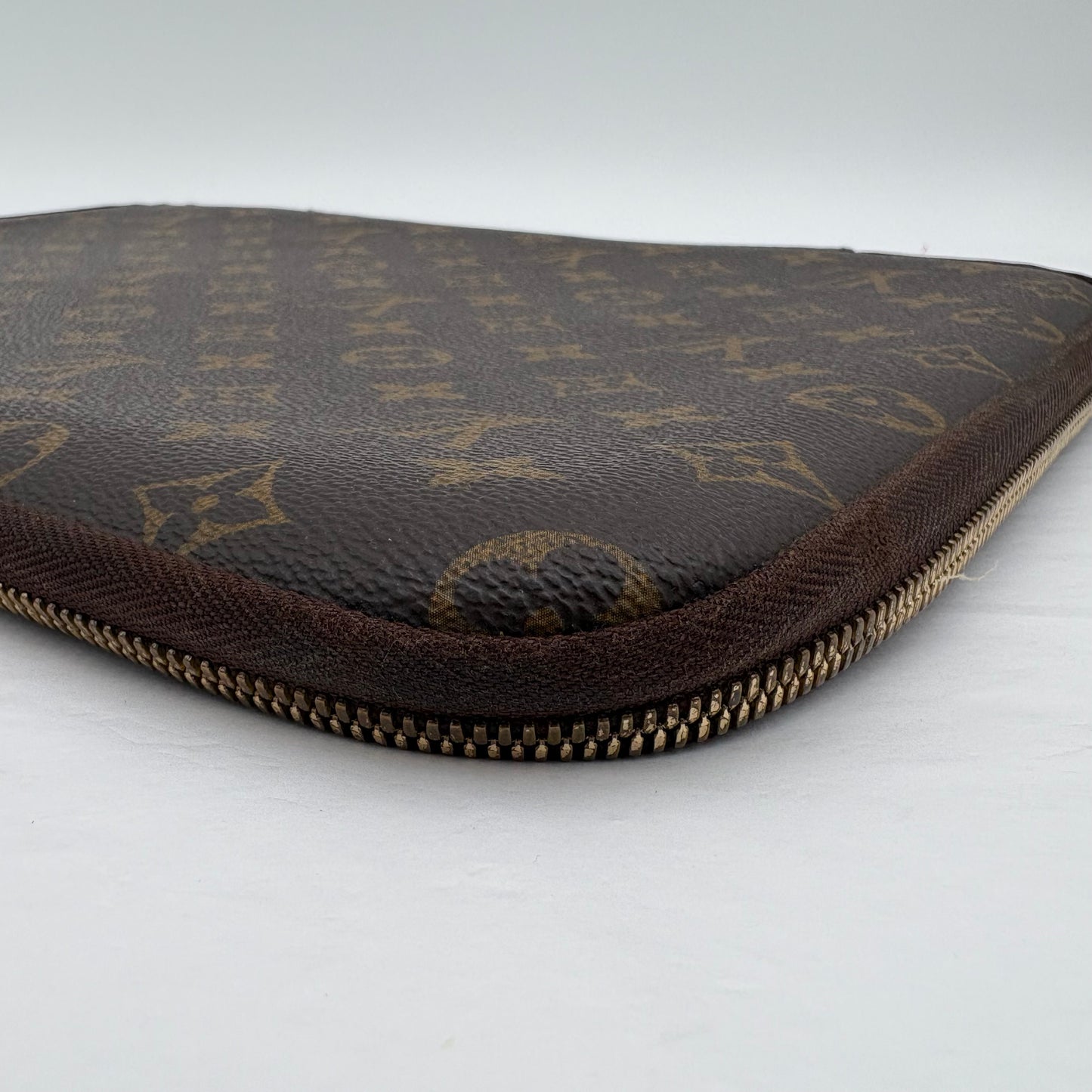 2013 Louis Vuitton 13" Monogram Laptop Sleeve