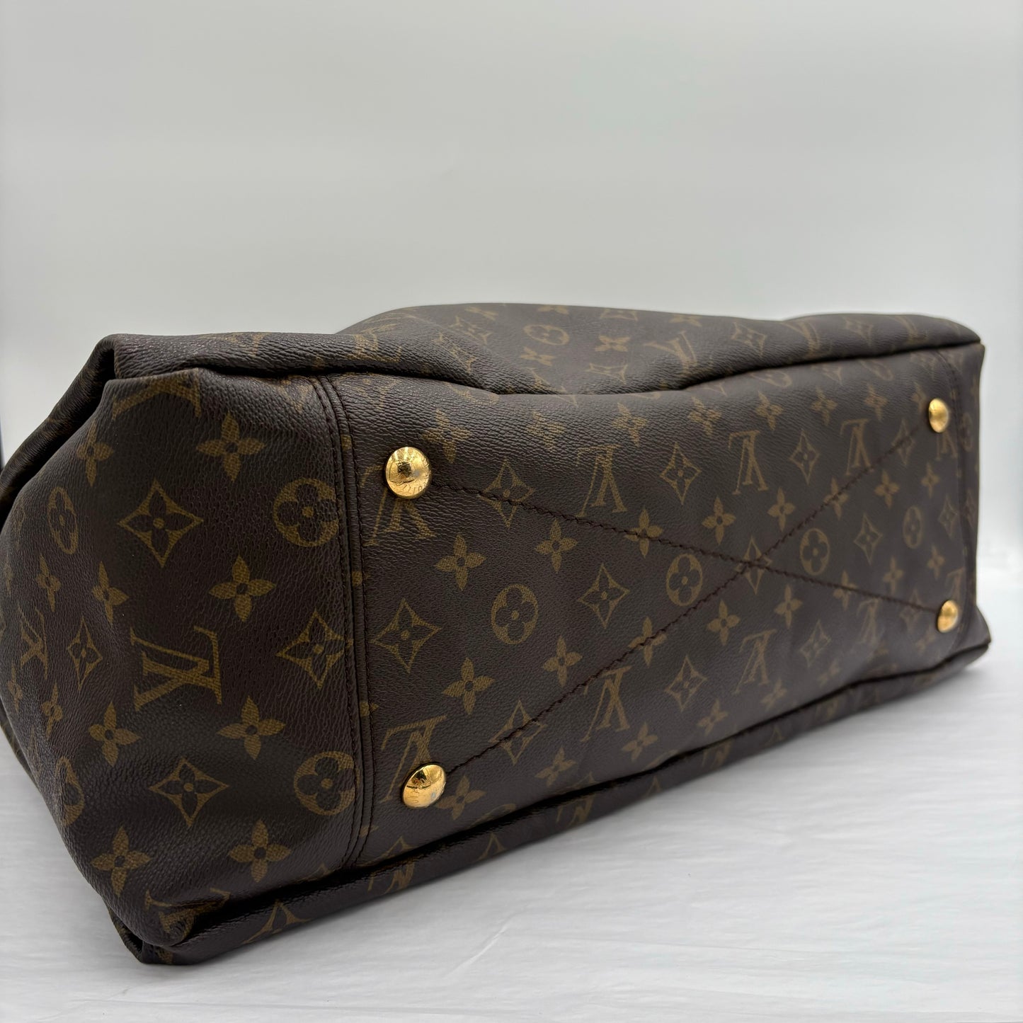 2010 Louis Vuitton Artsy GM Handbag