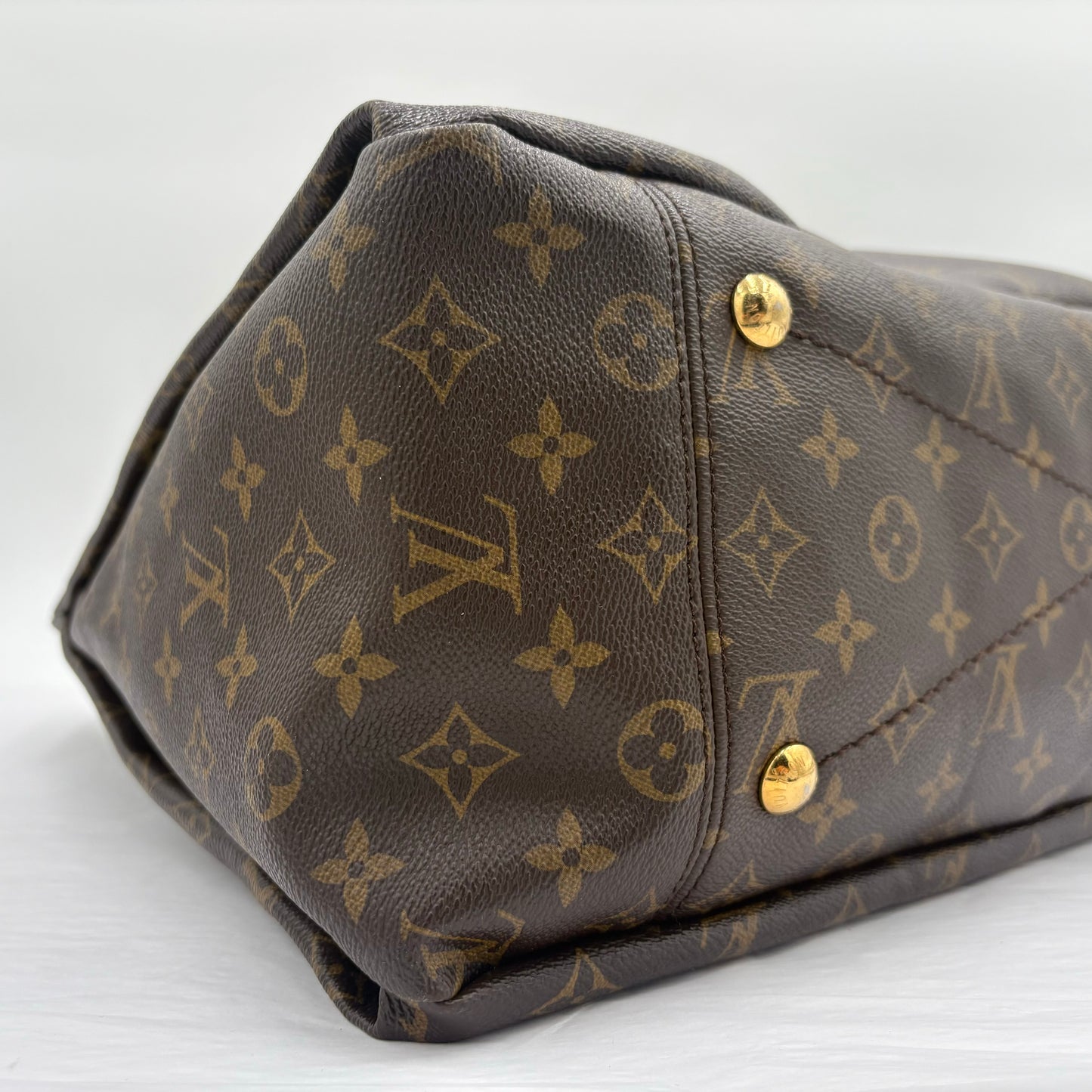 2010 Louis Vuitton Artsy GM Handbag