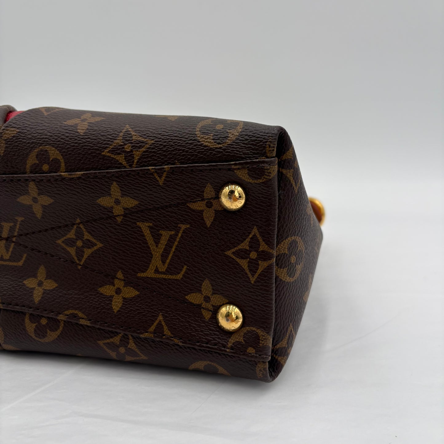 Louis Vuitton V Tote Monogram/Canvas BB