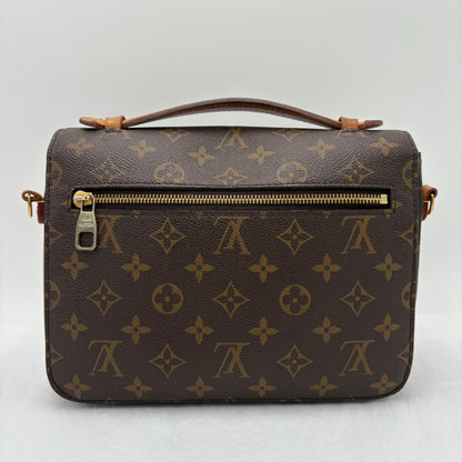 Chipped Louis Vuitton Metis Pochette Monogram