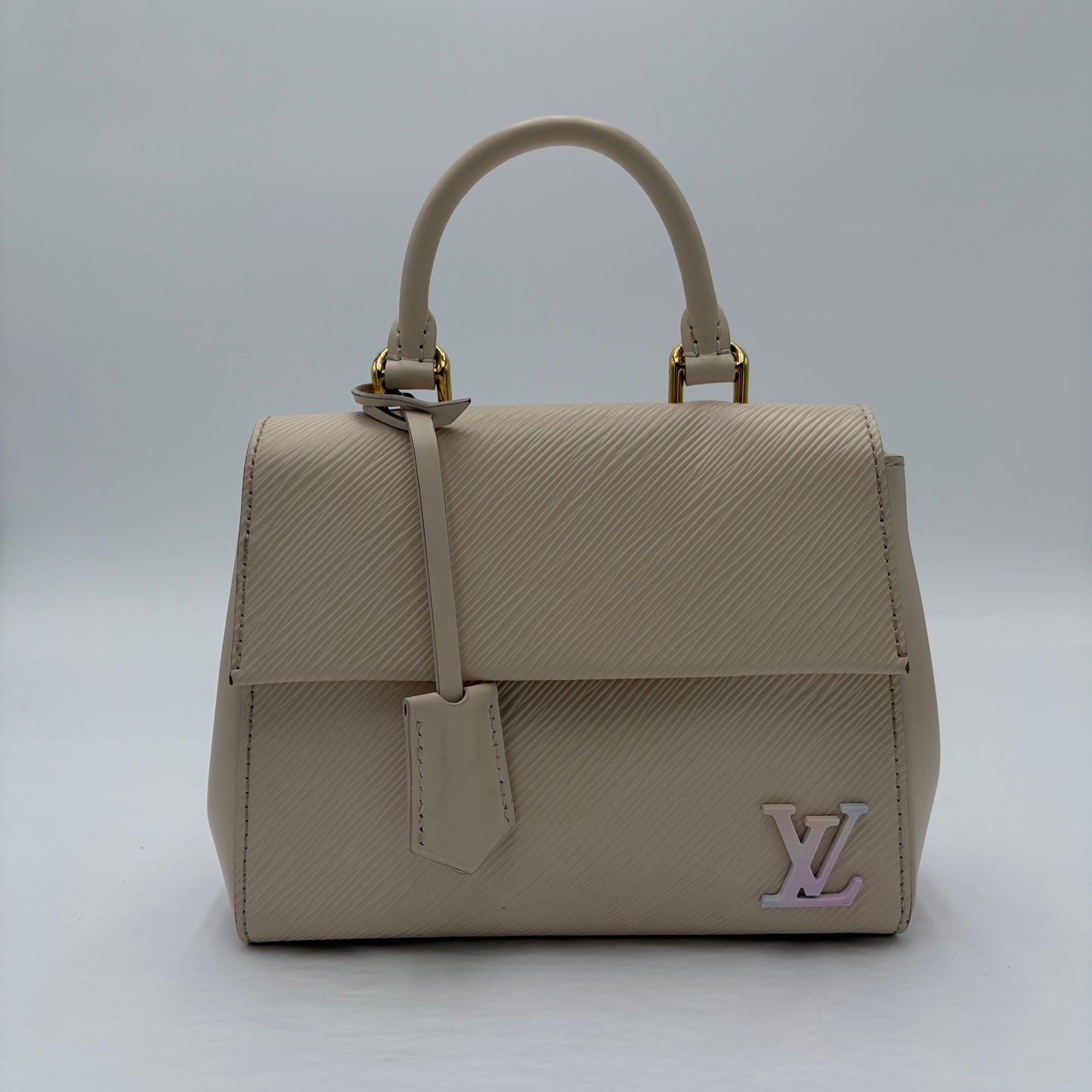 Chipped Louis Vuitton Cluny Mini Epi Leather
