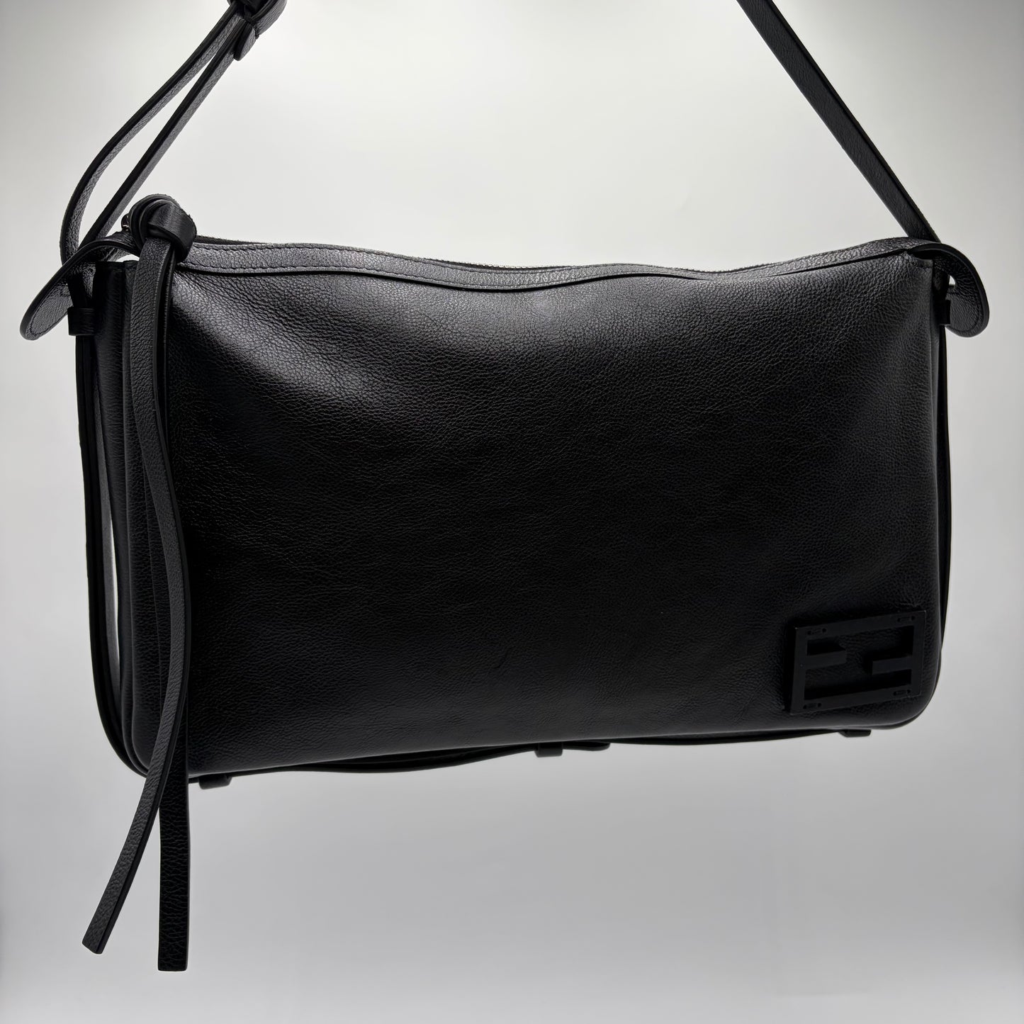 2024 Fendi Leather Simply Medium
